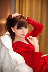 恰如仰头见春台