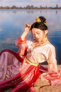 弦断曲终，尘缘落尽