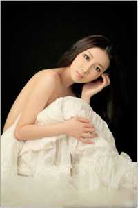 女儿被欺凌惨死后，我拿一等功勋章跪求军区