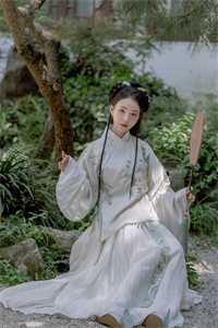 无须忆怜往，但祈繁椿章