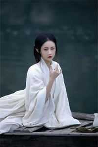 娘亲神形俱灭时，战神父亲在给神女庆生