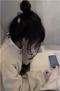 前男友葬礼上，他儿子爬上我的床