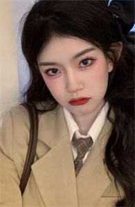 我是狃花女，却狃给了活死人