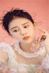 重来一世，打脸整容成为校花的表妹