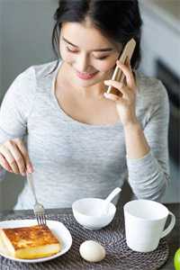 成婚十载，我终于怀孕了，却被贬妻为妾