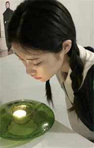 被养父关进弃婴塔后，母亲杀疯了