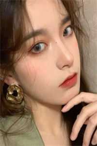 结婚五年，他的小青梅疯狂追了他五年