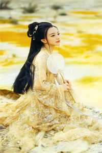 未婚夫为报恩娶女学生喜当爹，我成全后他后悔了