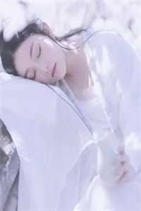 资助我的养父母逼我替嫁，我靠弹幕杀他全家