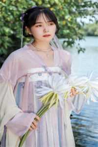 《高温末世，顶着婆婆内裤我获得几百万物资》吴茵茵沈俊雄免费小说在哪看_全集免费小说《高温末世，顶着婆婆内裤我获得几百万物资》吴茵茵沈俊雄