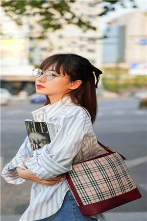 曝光首富身份后，全家都疯了