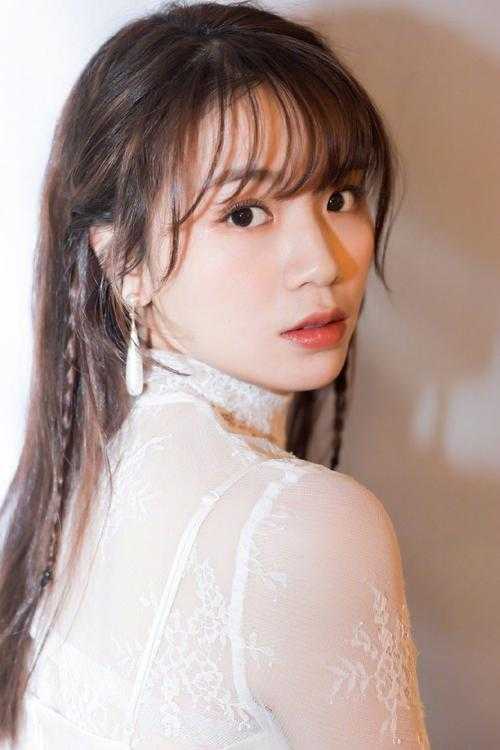 老婆去给艺术家男性朋友捧场，被我当场抓包
